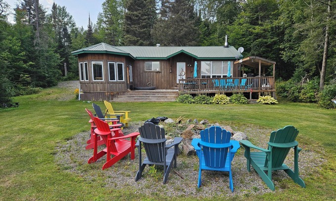 Unorganized Centre Parry Sound Cabaña | Cozy waterfront cottage, sandy beach front, sunken hot tub, with putting green.