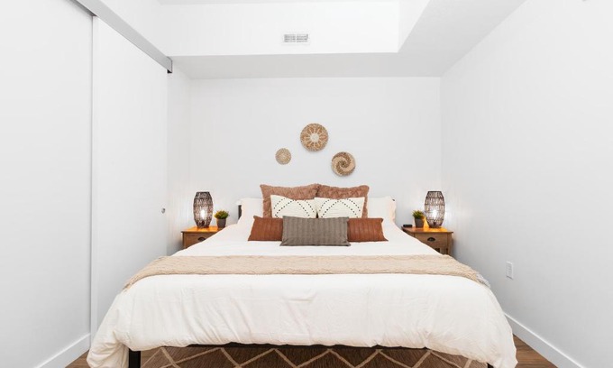 Capitol Hill Apartamento | Near Downtown, MOUNTAIN VIBES, GIG Wi-Fi Business