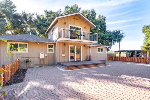 Morgan Hill Casa | Near Hiking and Golf Cozy Cottage in Morgan Hill!