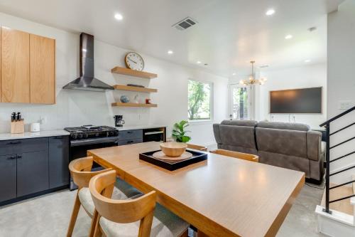 Rosewood Casa | Near Restaurants and Parks Home 3 Mi to Dtwn Austin