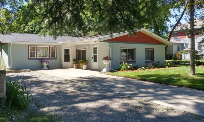 Bay City Cabaña | Cerca de la bahía de Saginaw y el río Saginaw