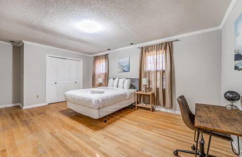 Whitehaven Casa | Near the Airport and Graceland Holmesdale Hideout