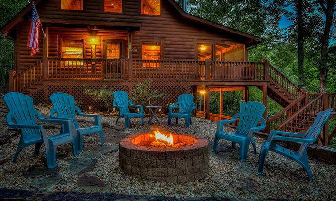 Blairsville Cabina | Neck of Woods by Escape to Blue Ridge