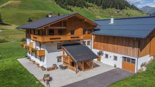 Schmirn Casa | Nedererhof - Zimmer Alpenrose mit Gemeinschaftsküche