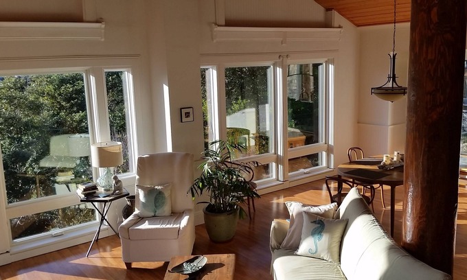 Manchester Casa | SEAGLASS - Playa irlandesa aislada, área de Mendocino, vista al mar, hogar, sensación de casa en el árbol
