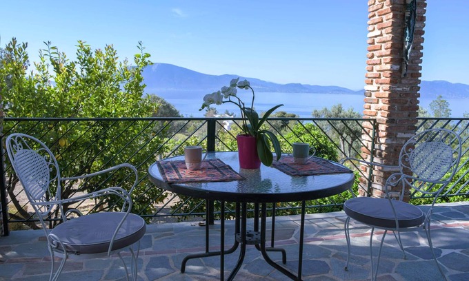 Paradise Beach Casa | Nerotrivia Villa - Ocean Panorama and Lush Gardens