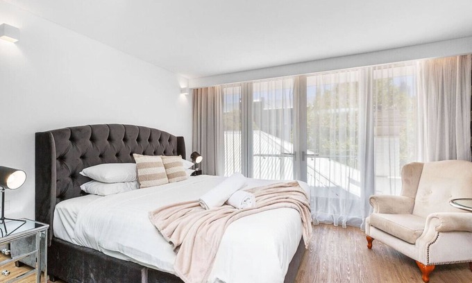 Perth Hotel | Nest on Newcastle – E7