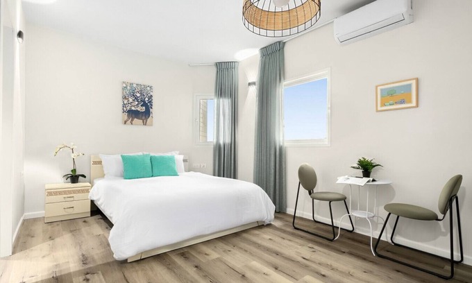 Netanya Apartamento | Netanya Beach & Pool Chic Studio