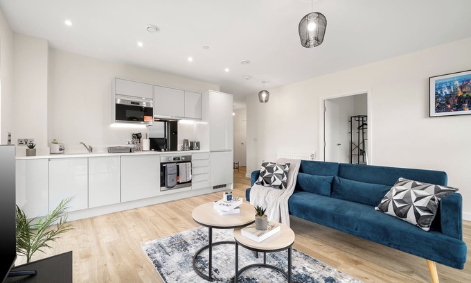 Seven Kings Apartamento | New 2-Bedroom Apartment with Iconic London Views