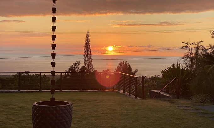 Honaunau-Napoopoo Casa | New 2 Bedroom Guesthouse with Mountain & Ocean View!