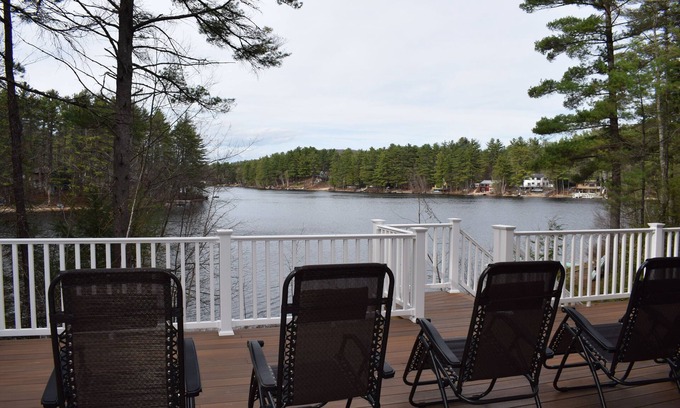 East Wakefield Casa | Nuevo (2017) Hermosa Belleau Lakefront Home para una familia numerosa.