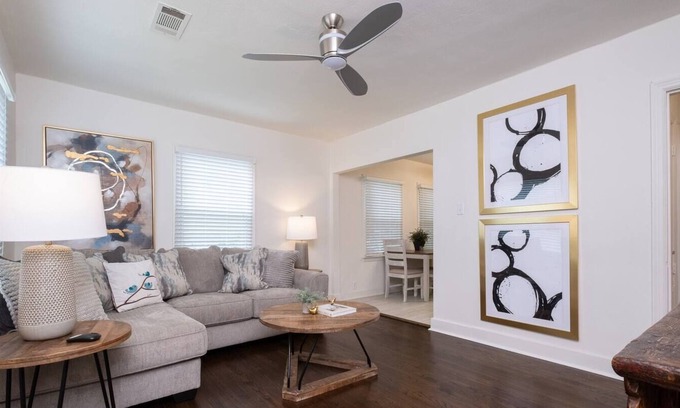 Capital View Casa | New 2BD/1BA Home~Close to Everything~"Penny Lane"