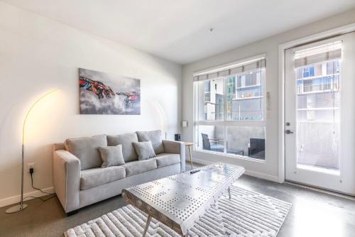 West Hollywood Apartamento | New 2BR Luxury Apartment WeHo