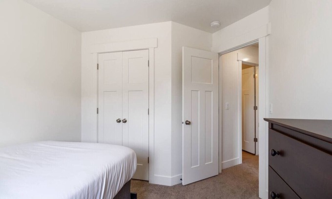 Cedar City Villa | New 3BR Home|Trails Nearby|Pet Friendly|BBQ Grill