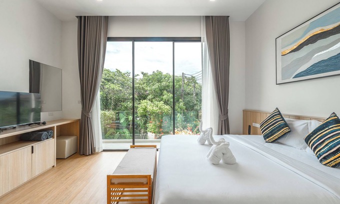 Ban Saiyuan Villa | New 3BR with Pool Near Beach V190