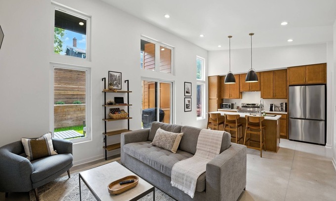 Thiensville Casa | NEW! 500 House - Unit C 1-Bedroom Townhouse - Handicap accessible