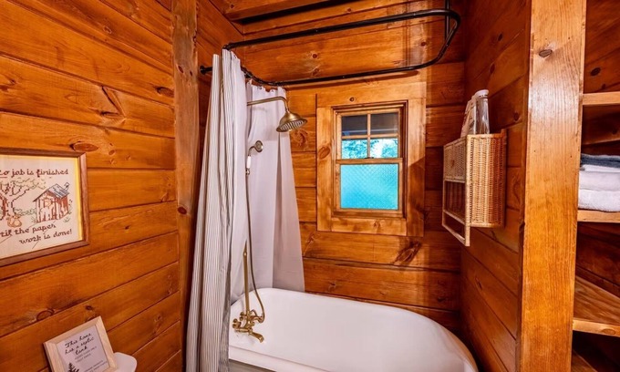 Sapphire Cabina | New! 5BD/3BA Mountain Retreat w/Resort Amenities