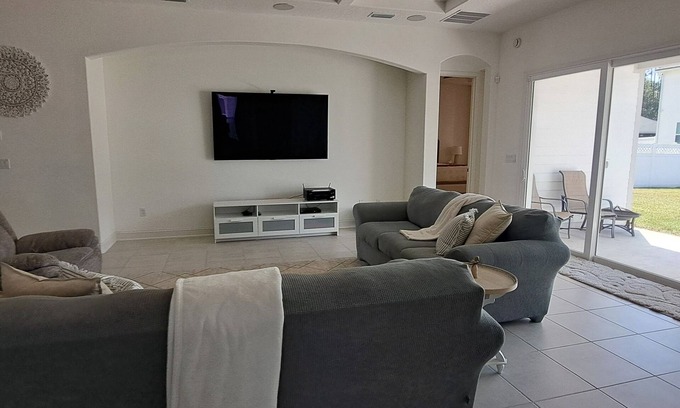 Green Cove Springs Casa | New 5BR Family Retreat Pet Friendly Near Jacksonville & St. Augustine