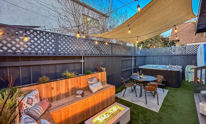 Hillcrest Casa | *NEW AMAZING URBAN OASIS! SPA-FIRE-DECK-GR8 DEAL!