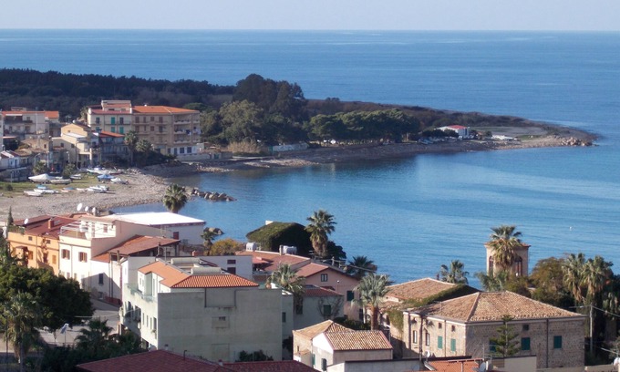 Caronia Villa | Nuevo, entre olivos majestuosos, Cefalù y Eolie, mar y piscina.
