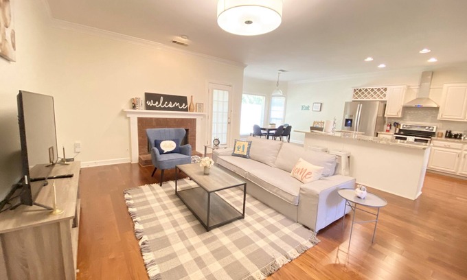 Lawrenceville Casa | ☀️🌈🌈NEW!! ATL Bright, Clean, Spacious and Cozy Home⚡️⚡️☀️