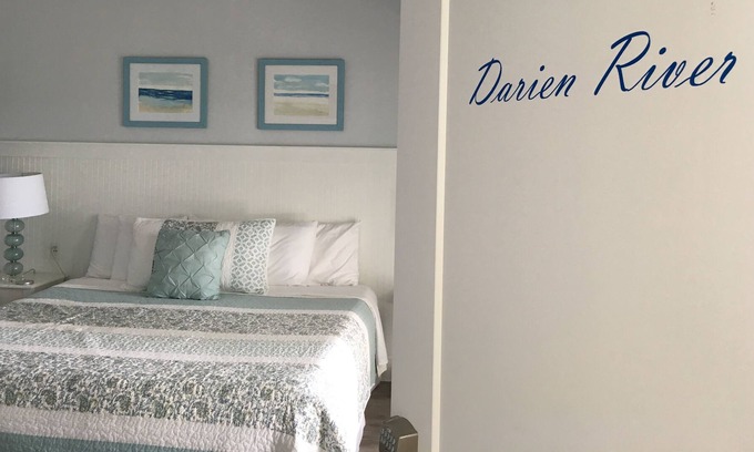 Darien Cama Y Desayuno | NEW! B&B weekly & monthly room rental rates - Every room with a view!
