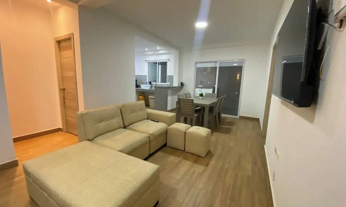 Crucita Casa | Casa de Playa Nueva, Confortable y Económica