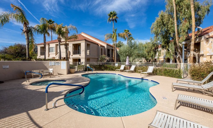 Scottsdale Ranch Condominio | **NEW** Beautiful Racquet Club Condo