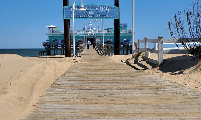 Norfolk Casa | NEW Beauty! This spacious get away is close to beach and base!