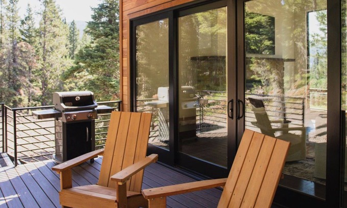 Bozeman Casa | NEW Bridger Bowl Modern Home - 16 miles from Main Street, Bozeman