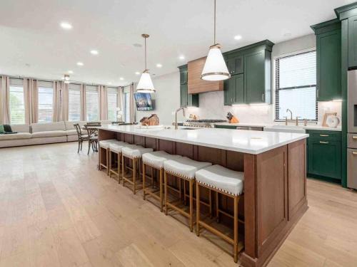 Downtown Columbus Casa | New Build, Downtown Views, next to NCH