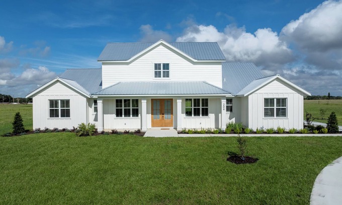 Lake Placid Casa | NEW BUILD! Family Retreat 4BR Home & Pool on 10 acres