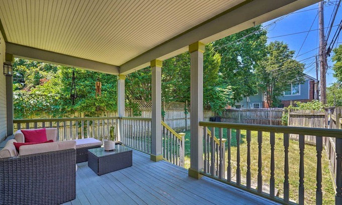 Olde Towne East Casa | Columbus Home w/ Deck ~ 1 Mi to Franklin Park