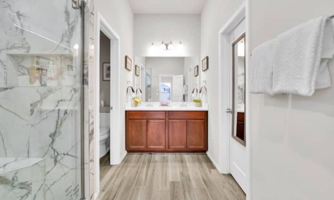 Houston Casa | New Comfortable 4 Bedroom Home in Houston, TX