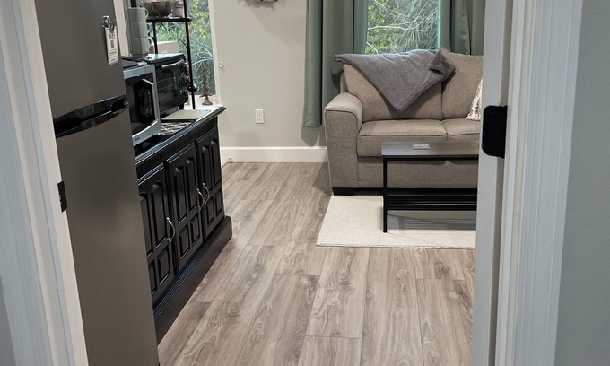 Port Orange Apartamento | NEW Cozy 1-bedroom suite between Daytona and NSB. only 3 mi. from the beach!