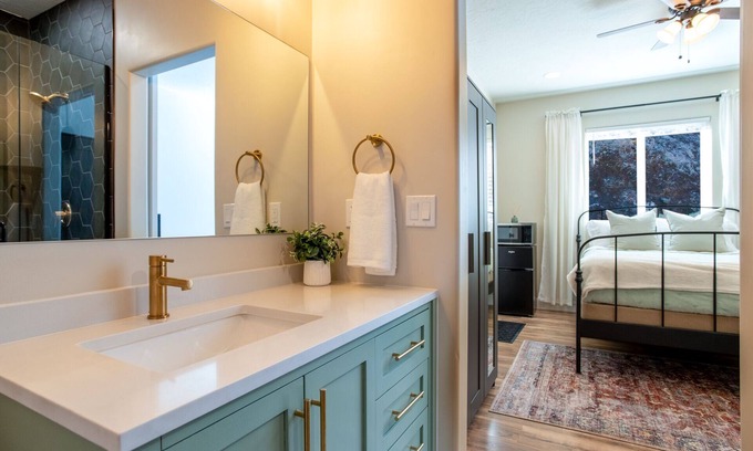 Hurricane Apartamento | New Custom Suite Near Zion Park and Sand Hollow