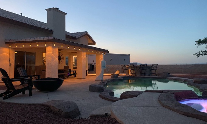 Fort Mohave Casa | New! Desert LUX Oasis LARGE POOL SPA BBQ FIRE-PIT