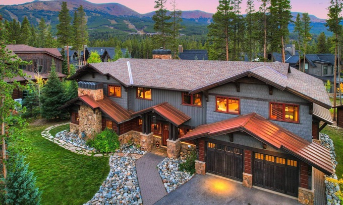 Christie Heights Casa | NEW Double Diamond Lodge by the Nordic Ski Trails! Luxury, Views, XBOX, Foosball, Billiards