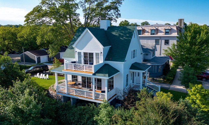 Petoskey Casa | New Downtown Petoskey Custom Home.