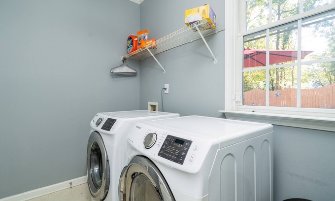 Duluth Casa | NEW! Duluth 4-Bedroom Home w/Heated Pool/HotTub