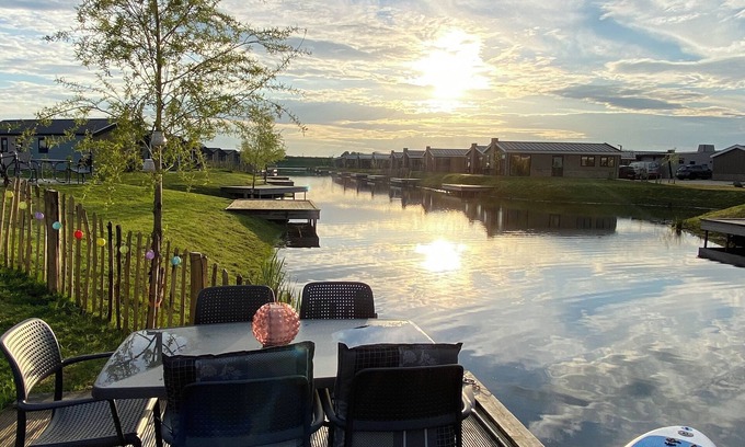 Municipality of Kampen Casa | NEW Elegant Holiday Home Chalet on a Lake in Kampen, Netherlands Boat waterfront