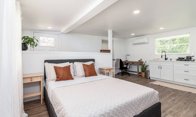 Sandalwood Apartamento | NEW Guesthouse + Serene Pergola