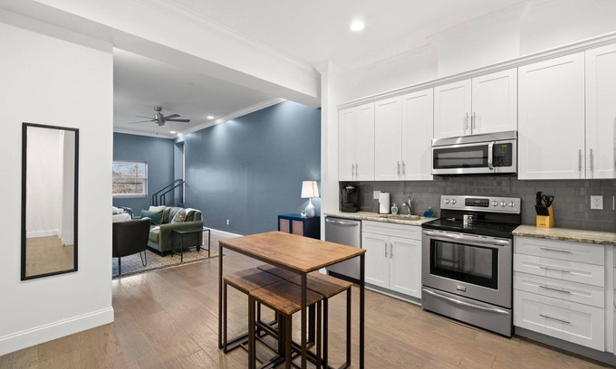 Historic Ybor Apartamento | NEW Havana Hideaway Gorgeous Studio on 7th Ave