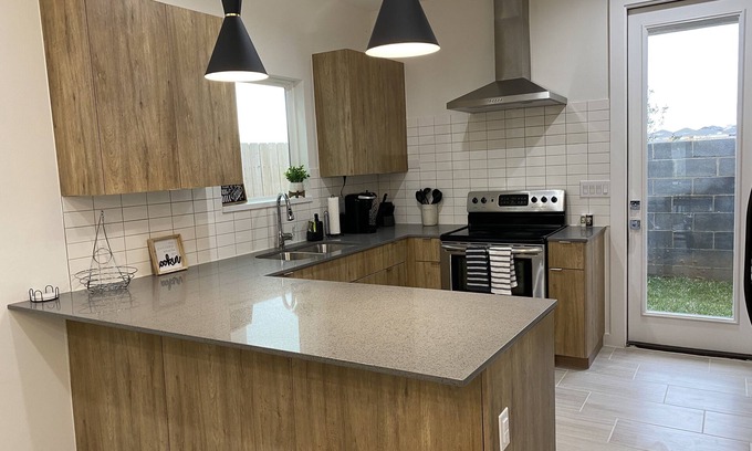 Bonanza Casa | New Home 2 mins to Doctors Hospital