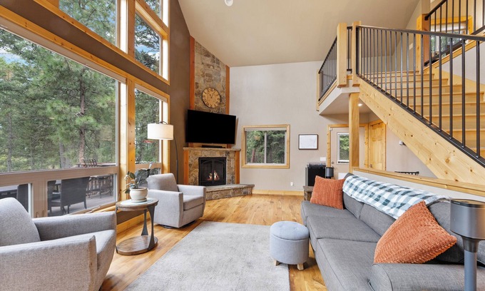 Woods Bay Casa | New! Hot tub, Fire Pit, Foosball Table!