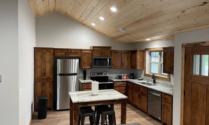 Amity Casa | New House Near Lake Greeson and Bear Creek Trail