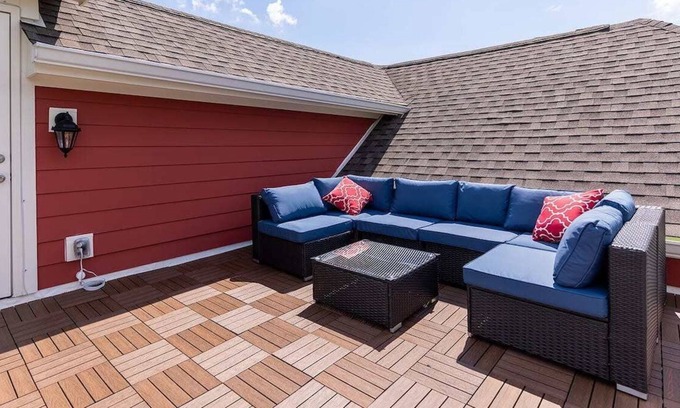 Lakewood Casa | NEW Lake House | Rooftop | 3 Kings | Sleeps 10