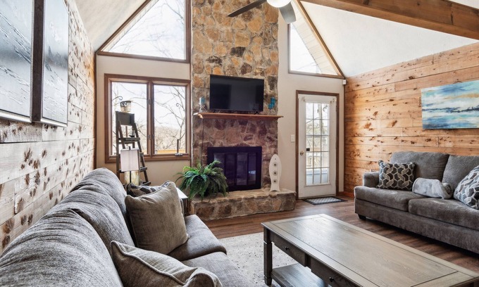 Somerset Casa | NEW! Lakelife at Somerset 4-Bedroom Home - Handicap accessible