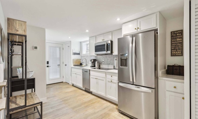 Northeast Apartamento | New Large & Bright Arboretum/H-Street/Cap Hill 2BR