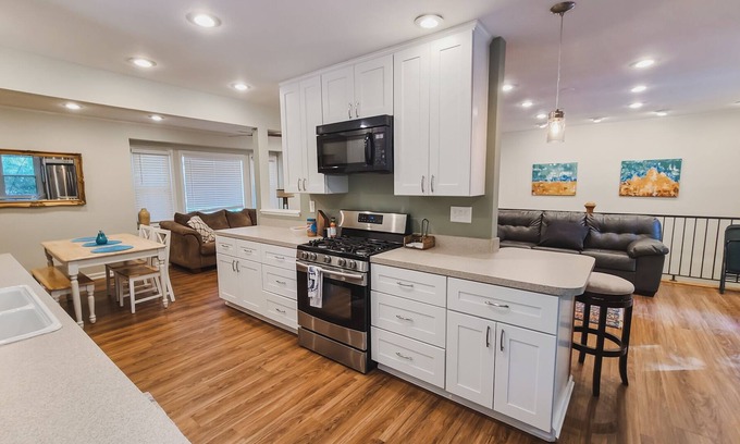 Mint Hill Casa | New Listing- 2.5 acres, spacious and newly-renovated home next to pond